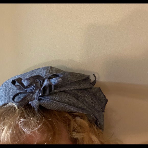 De Lux grey hat with bow - Picture 8 of 16
